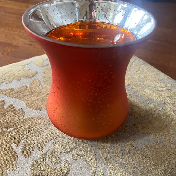 Scentsy Lampshade Gold Tulip Warmer🧡💡✨ - Picture 4 of 8